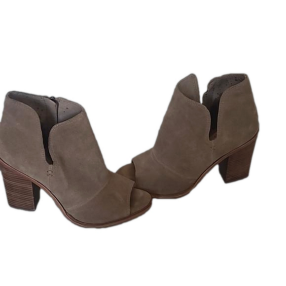 Vince Camuto Shoes - Vince Camuto Taupe Suede Block Heel Open-Toe Bootie Size 7.5